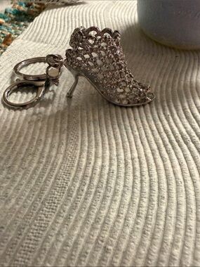 Rhinestone Silver High-Heel Shoe Keychain - Women's Accessory